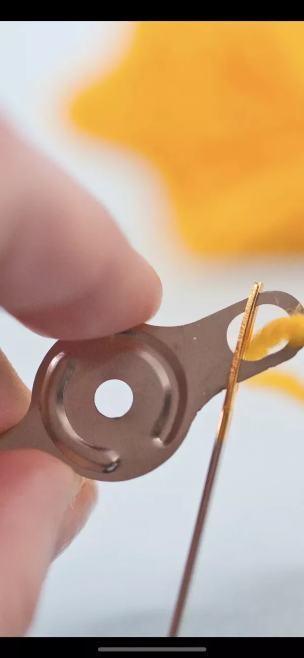 Needle Threader - Yarn